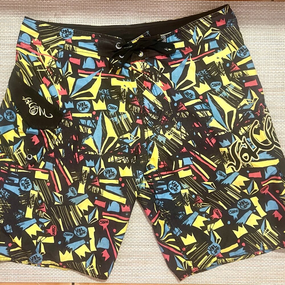 Men's Volcom Board shorts Suit Multi Color Size 38